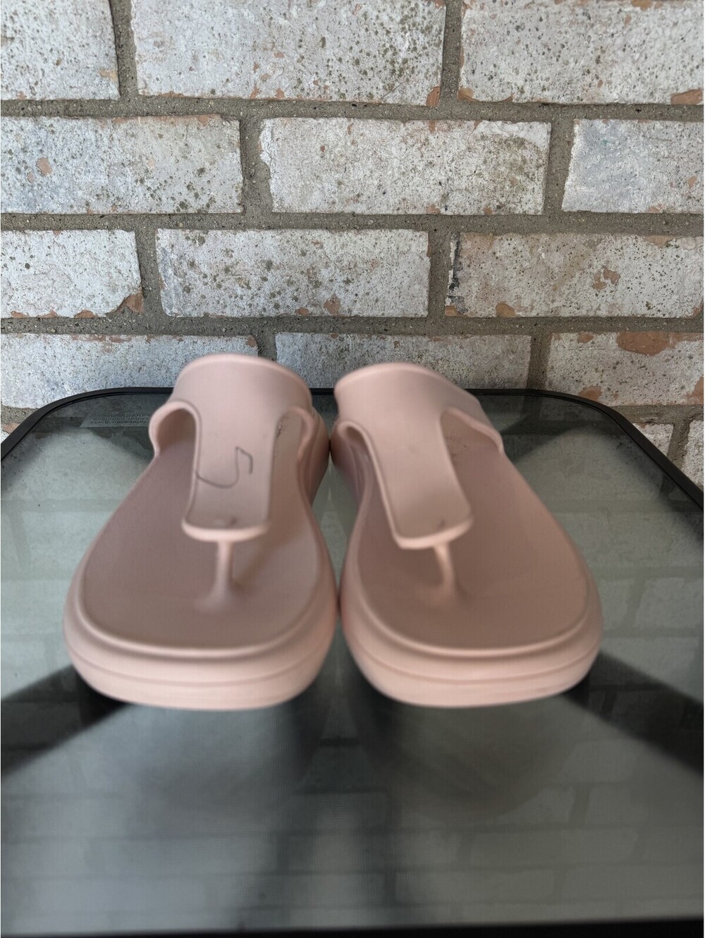 Stuart Weitzman Flat Thong Sandals Size 8B